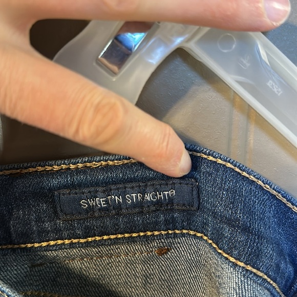 EUC Lucky Brand Sweet’N Straight Jeans - Picture 3 of 4